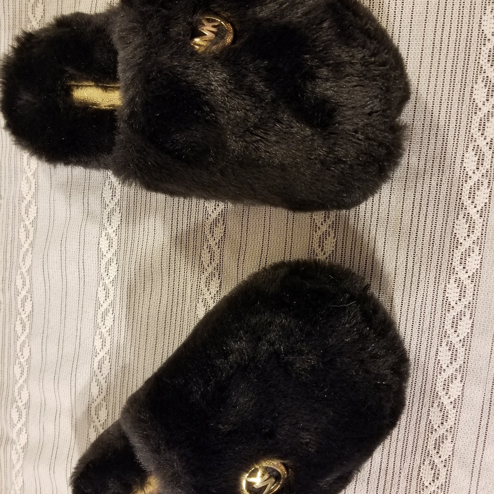 Brand New Michael Kors faux fur black slippers - Picture 6 of 6
